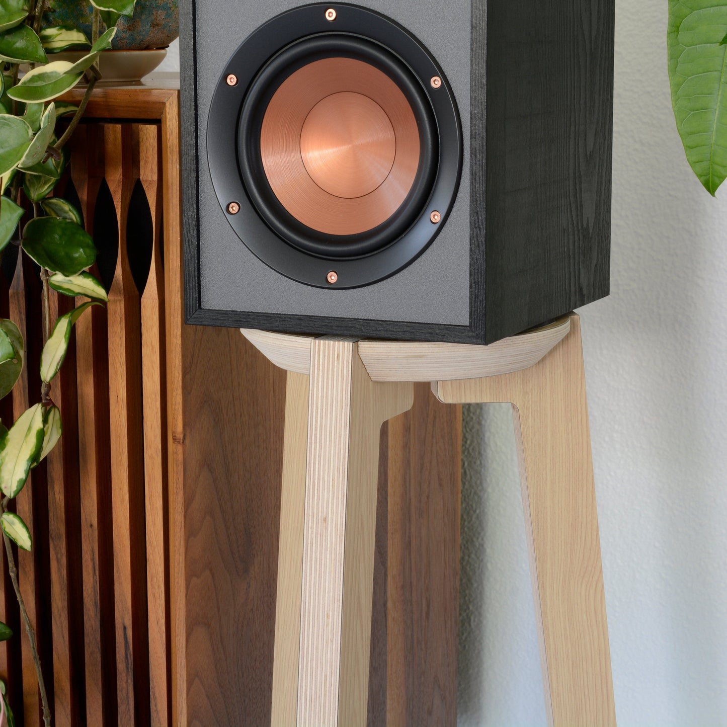 HABIB/CO - Tripod Speaker Stand Pair (natural) -  height -  base - Carpet Spikes :