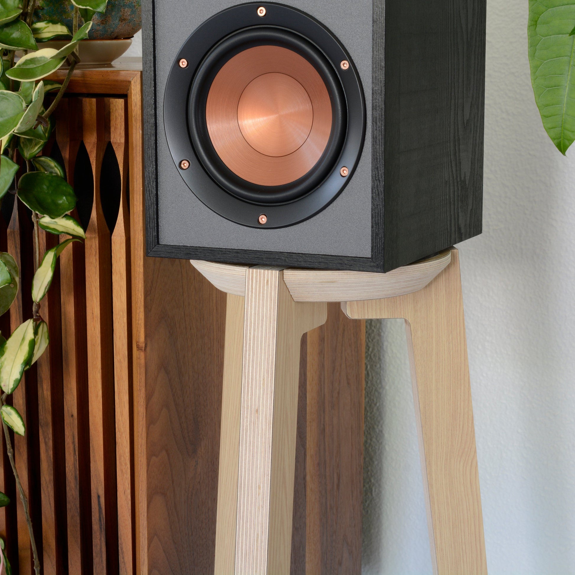 HABIB/CO - Tripod Speaker Stand Pair (natural) -  height -  base - Carpet Spikes :