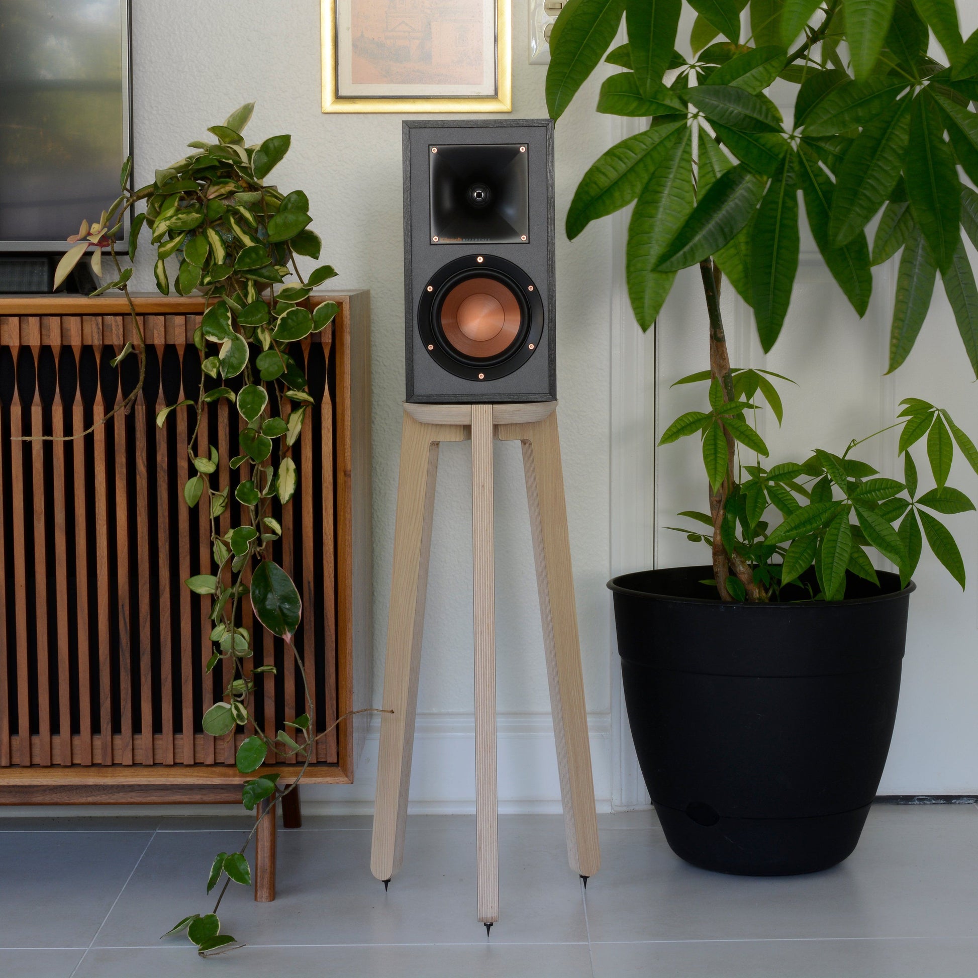 HABIB/CO - Tripod Speaker Stand Pair (natural) -  height -  base - Carpet Spikes :