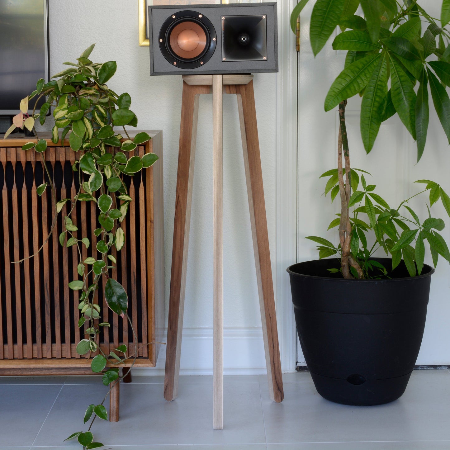 HABIB/CO - Tripod Speaker Stand Pair (walnut) - height - base - Carpet Spikes :